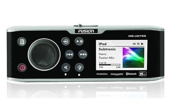 Fusion UD-755 USB, iPhone, Android Player