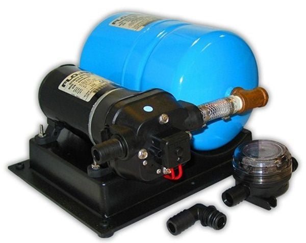 FLOJET Tanklı Hidrofor BOOSTER 17 LT/DK 12/24/220 Volt