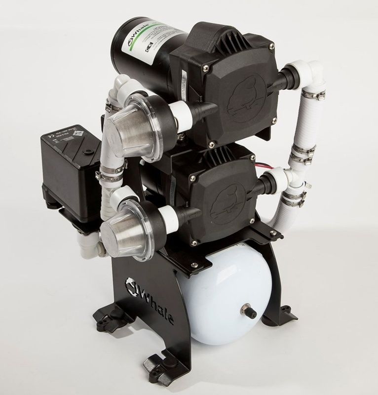 WHALE İki Pompalı Tanklı Hidrofor, 12V,24 litre